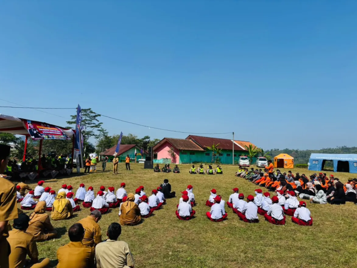 Sosialisasi dan Edukasi Bencana Tanah Longsor di Desa Ambal Tingkatkan Kesiapsiagaan Masyarakat